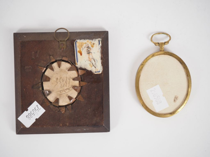 Miniature XIXème, "portrait d'homme". Dim. 3,5 x 3 cm.  On y joint une