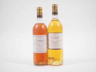 Vente aux enchères 2 BOUTEILLES : 1 CHÂTEAU DUDON BARSAC - 1985 - LB / 1 CHÂTEAU DUDON SA