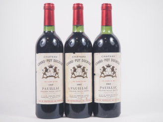 Vente aux enchères 3 BOUTEILLES CHÂTEAU PUY DUCASSE GCC PAUILLAC - 1982 - 1 BG/1 LB/ELA