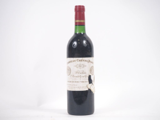 Vente aux enchères 1 BOUTEILLE CHÂTEAU CHEVAL BLANC 1er GCC ST ÉMILION - 1983 - BON NIVEA