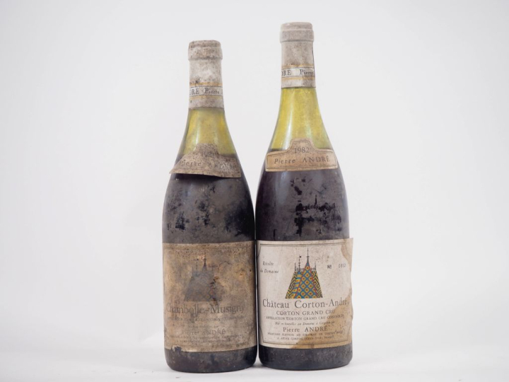 2 BOUTEILLES PIERRE ANDRÉ : 1 CHAMBOLLE MUSIGNY - 1981 - 4 CM/ETS / 1 