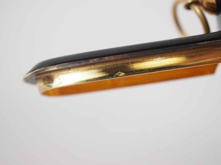 Etui à cigarettes Art Déco en vermeil et métal laqué noire, bouton pou
