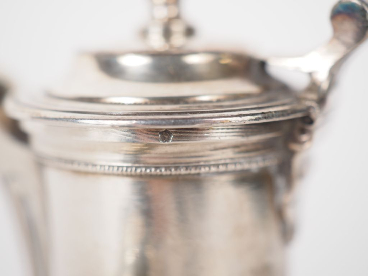 Verseuse égoïste tripode en argent XVIIIème, manche ébène Poids : 134 