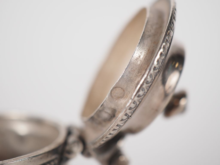 Verseuse égoiste en argent, poinçon Minerve, armoriée, manche en buis.