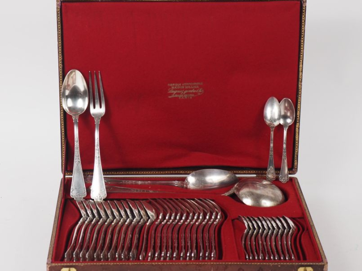 PUIFORCAT.  Ménagère modèle "Fer de Lance" en argent 925, poinçon Mine