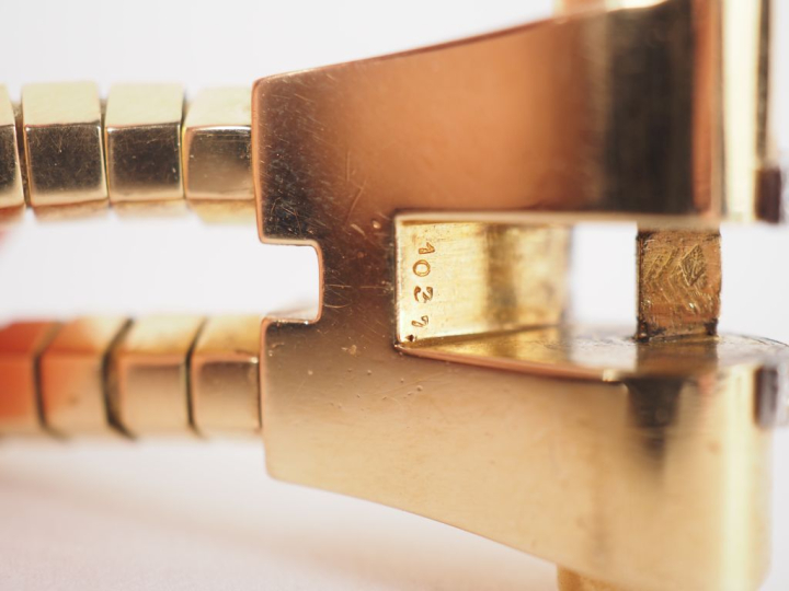 BOUCHERON, Paris Bracelet tank en platine et or jaune 750, composé d'u