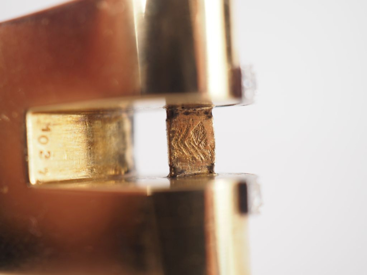 BOUCHERON, Paris Bracelet tank en platine et or jaune 750, composé d'u