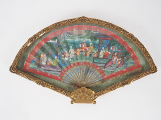 Vente aux enchères Canton.  Eventail 1900 à feuilles pliées 16 brins et 2 maitre brins, b