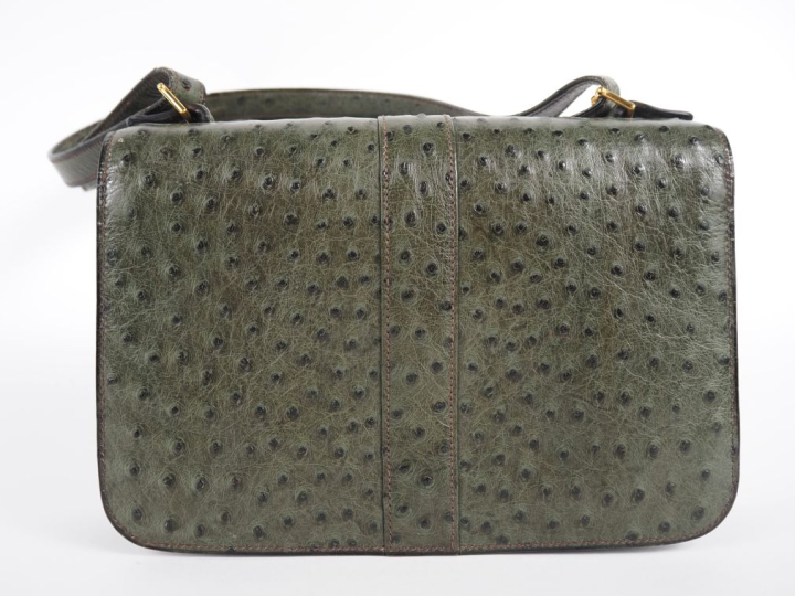 HERMES, Paris Sac porté épaule en cuir vert mousse, modèle "Sologne". 