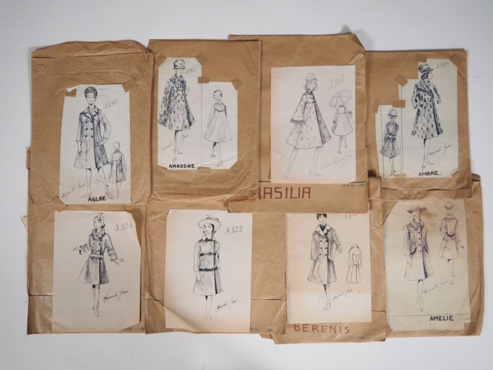 Marguerite JURE Ensemble de trente-trois patrons de couture.  Dans leu