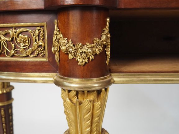 Exceptionnel serre bijoux de style Louis XVI en acajou et placage d'ac