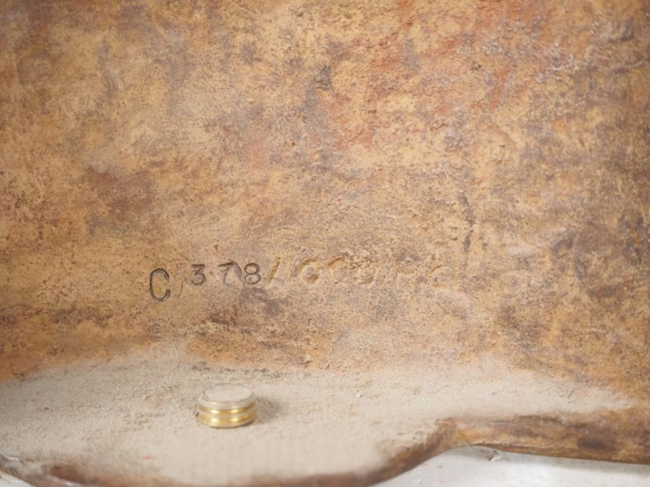 Igor MITORAJ. "Asclépios". Sculpture en bronze à patine brune. Signée 