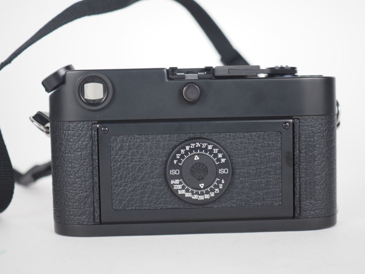 LEICA M6. Appareil photographique n°1678844 avec objectif SUMMICRON-M 