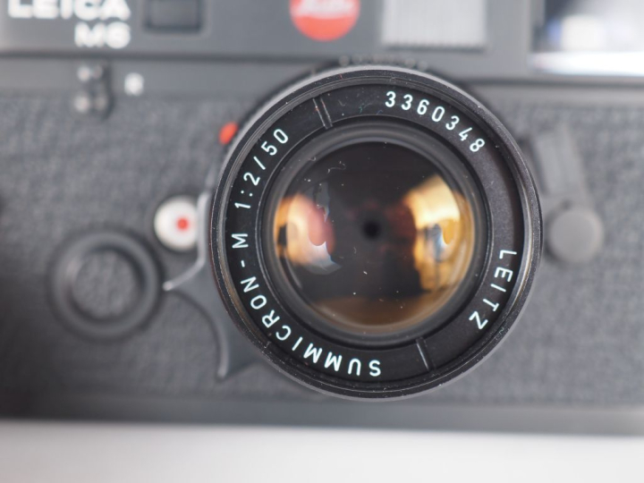 LEICA M6. Appareil photographique n°1678844 avec objectif SUMMICRON-M 