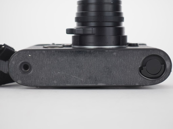 LEICA M6. Appareil photographique n°1678844 avec objectif SUMMICRON-M 