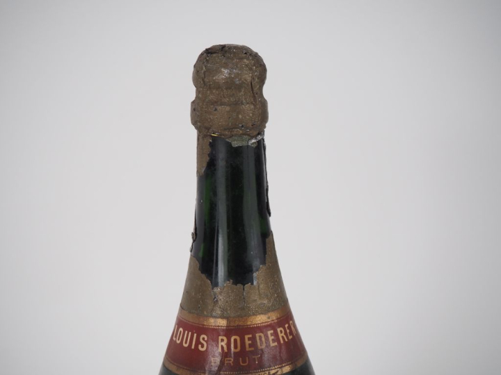 1 BOUTEILLE CHAMPAGNE BRUT LOUIS ROEDERER - 1962 - BS/COIFFE ABIMÉE