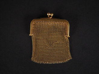 Vente aux enchères Petite bourse en or jaune 750.  6,5 x 4,7 cm Poids. 18,41 g