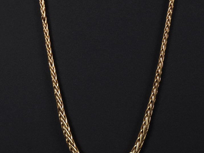 Collier souple en or jaune 750, maille palmier en chute.  Long. 45,5 c