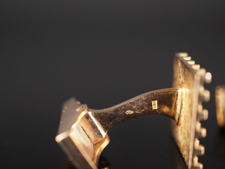 Paire de boutons de manchettes de style Art déco en or jaune 750, à dé