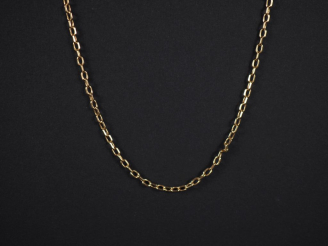 Vente aux enchères Chaine en or jaune 750, maille forçat. Long. 55,5 cm Poids. 8,92 g