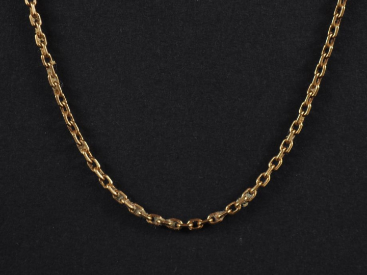 Chaine en or jaune 750, maille forçat.  Long. 59 cm Poids. 7,88 g  (à 