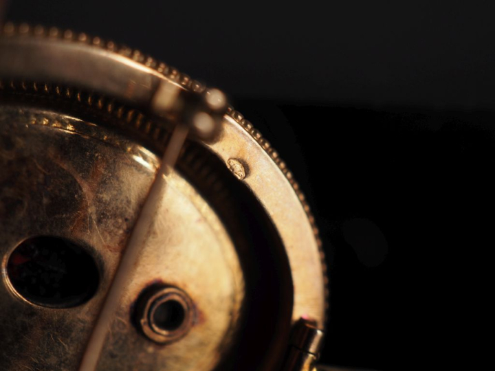 Broche/pendentif Napoléon III de forme ovale en or jaune 750, serti en