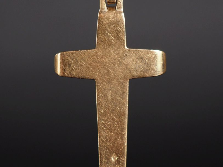 Pendentif en forme de croix en or jaune 750, serti de petites perles b