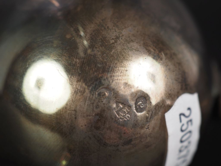 Théière fin XVIIIème - début XIXème en argent 950, poinçon au 1er Coq,