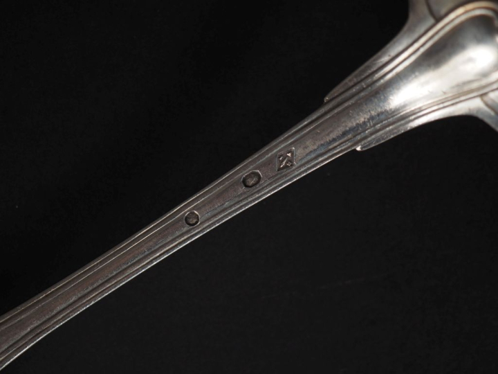 Cuillère à saupoudrer début XIXème en argent 950, poinçon au 2ème Coq,