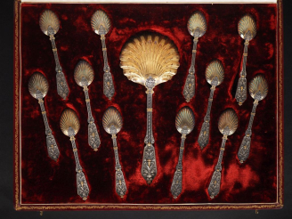 Vente aux enchères Service à fraise en en argent et argent doré, poinçon tête de sanglier