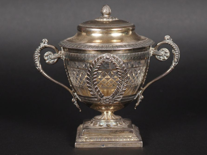 Sucrier à anses de style Louis XVI en argent 925, poinçon Minerve, et 