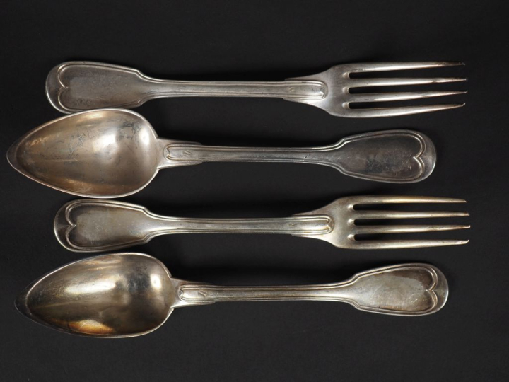 Suite de deux grands couverts en argent 925, poinçon Minerve, modèle à