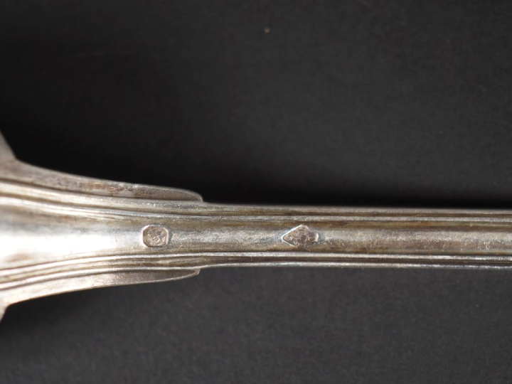 Suite de deux grands couverts en argent 925, poinçon Minerve, modèle à