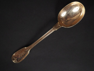 Vente aux enchères Grande cuillère en argent doré 925, poinçon Minerve, modèle à filet.  
