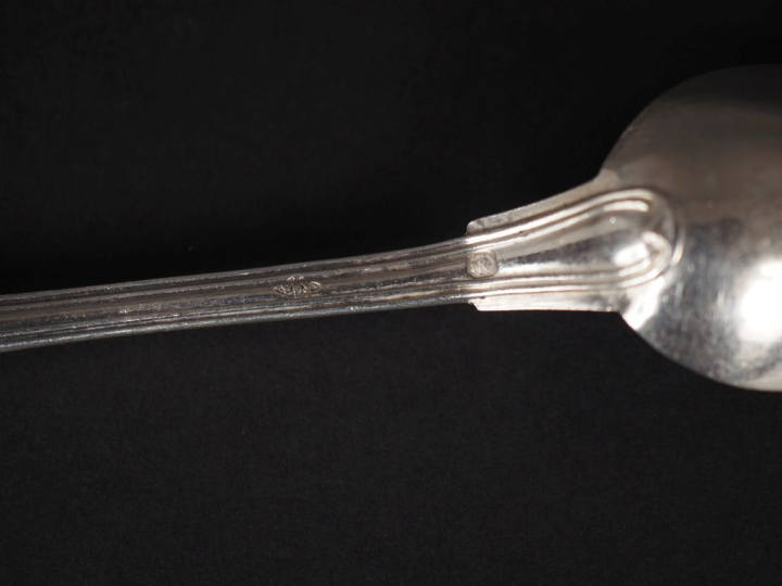 Suite de six petites cuillères en argent 925, poinçon Minerve, modèle 