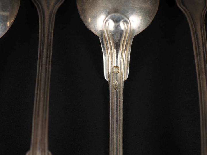 Suite de six petites cuillères en argent 925, poinçon Minerve, modèle 