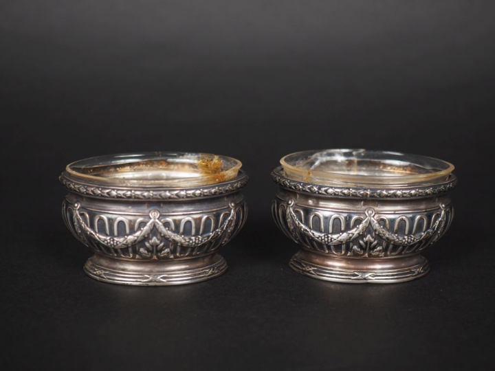 Paire de salerons de style Louis XVI en argent 925, poinçon Minerve, à