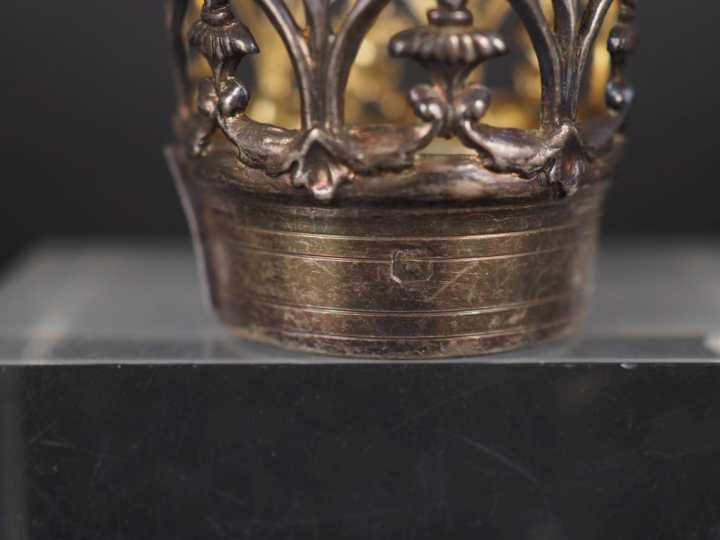 Ensemble comprenant :  - deux bases de coquetiers en argent 925, poinç