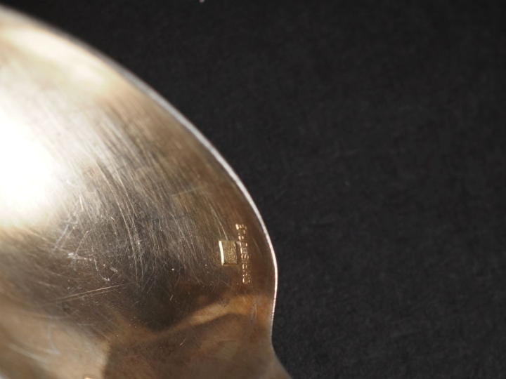 CHRISTOFLE Partie de ménagère en métal argenté, modèle à filet. Compre