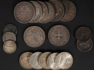 Vente aux enchères Ensemble comprenant :  - sept pièces de 5 Francs en argent, 1841, 1849
