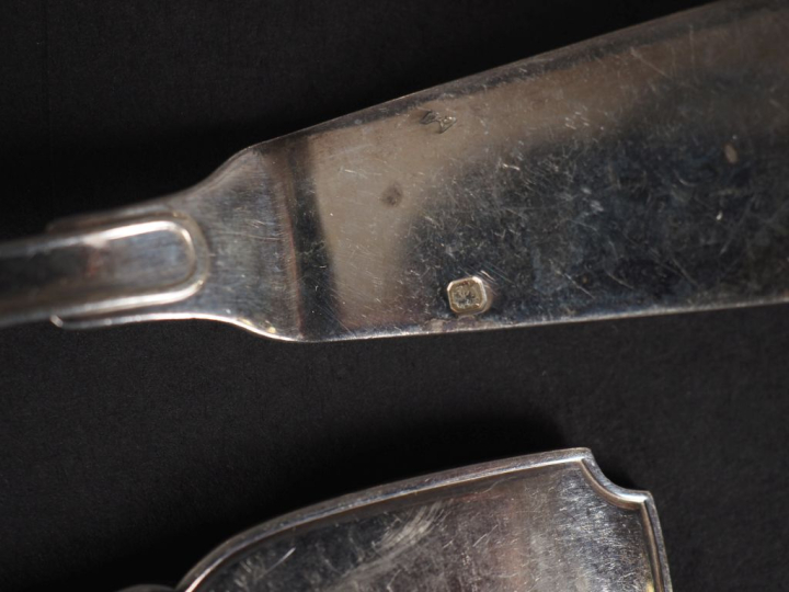 Ménagère de style Art déco en argent 925, poinçon Minerve. Comprenant 