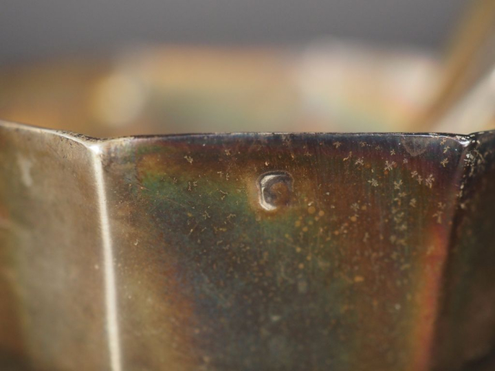 Timbale de style Art déco à pans coupé en argent 925, poinçon Minerve.