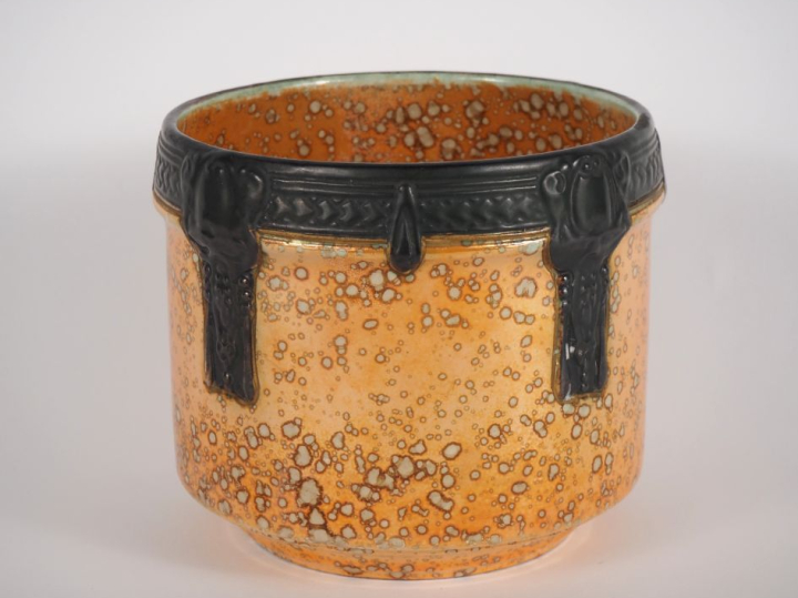 TCHECOSLOVAQUIA.  Vase ou cache pot de style Art Déco en caramique ora