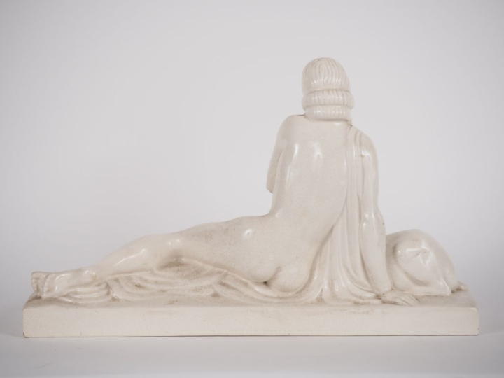 Charles LEMANCEAU. Groupe Art Déco en céramique craquelée. "Jeune fill