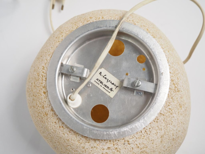 André CAZENAVE Atelier A.  3 lampes "galets" en fibre de verre. (3 tai