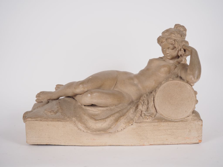 CLAUDION (d'après).  "Jeune femme à l'antique dénudée". Sculpture en t