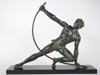 Vente aux enchères RONCOURT. "Héraclès"  Sculpture en bronze à patine verte.  Signée sur 
