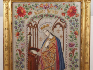 Vente aux enchères Tapisserie encadrée XIXème. "Sainte Jeanne", dans son cadre d'époque e