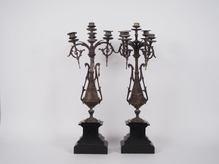 Paire de candélabres Napoléon III en régule patiné et marbre noir en f