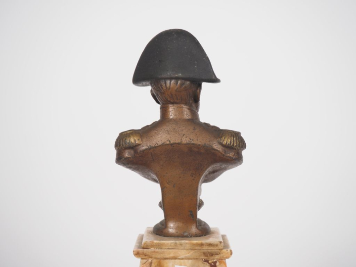 Porte-montre Napoléon III en régule polychrome et onyx figurant un por